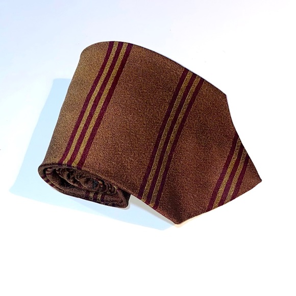 AUDREY BUCKNER Men’s Necktie Gold/Merlot  Checked Design 100% European Silk - Picture 1 of 4